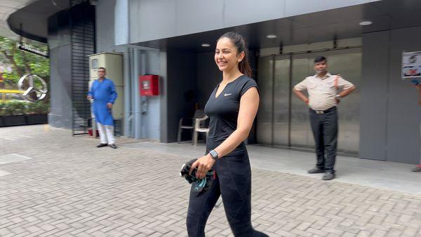 rakul-preet-singh-was-spotted-in-bandra-looking-effortlessly-chic